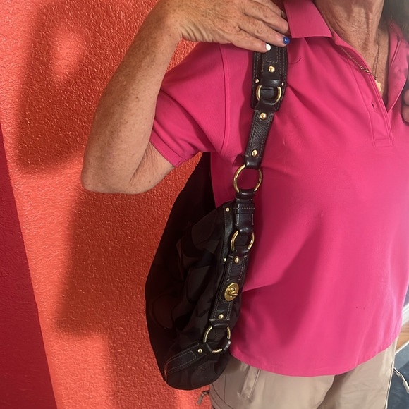 Coach vintage black well used shoulder bag - Picture 7 of 9